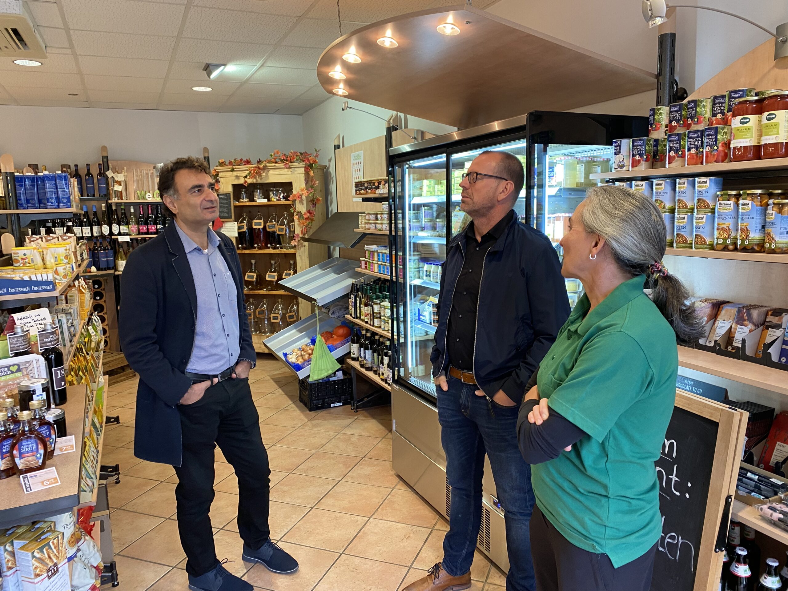 Röderhof: von links Adil Oyan, Stefan Metzger und Doris Metzger. Bild: Kreisverwaltung Groß-Gerau